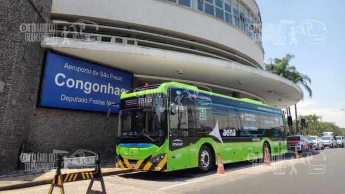 Ônibus elétricos chineses do aeroporto de Congonhas passam por vistoria antes de apresentação oficial programada para quarta (19)