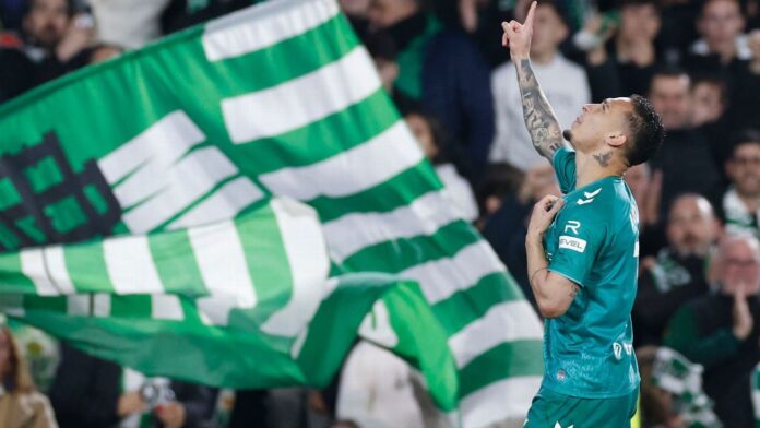 Até o sol ajuda: Antony explica motivos para boa fase no Betis