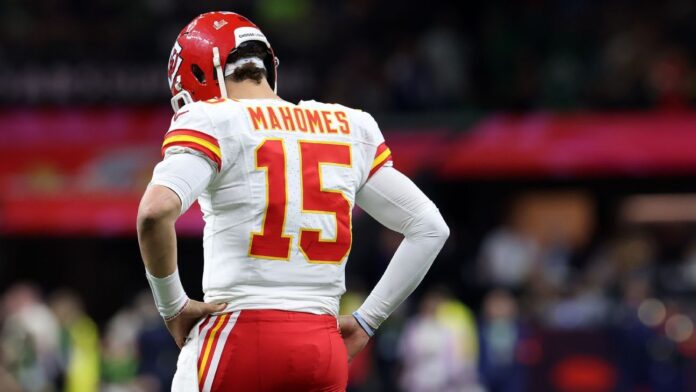 Atuação de Mahomes no Super Bowl gera 'chuva de memes'; veja