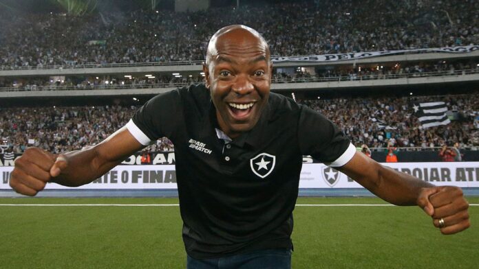 Botafogo anuncia volta de Caçapa como auxiliar permanente