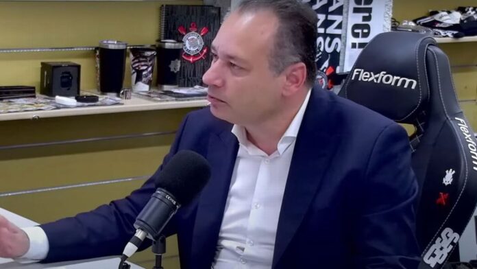 'Corinthians quer acabar com a imagem de que não paga', afirma diretor
