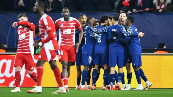 Dembélé dá show, PSG vence e se aproxima das oitavas da Champions League