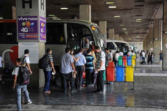 Em decisão unânime, TRT-MG dobra indenização para motorista de ônibus interestadual submetido a condições precárias de alojamento