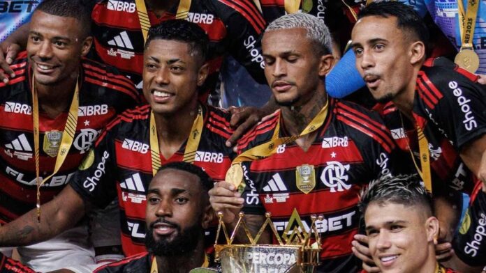 Filipe Luís 'convoca' Wesley para seleção e vê saída próxima