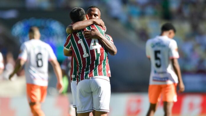 Fluminense vence o Nova Iguaçu e encosta no G-4 do Carioca