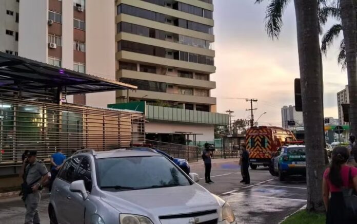 Idosa de 70 anos morre após ser atropelada por ônibus na Praça Cívica, em Goiânia (GO), nesta quinta-feira (13)