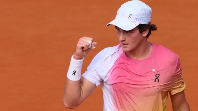 João Fonseca vence jogo dramático e vai à final em Buenos Aires