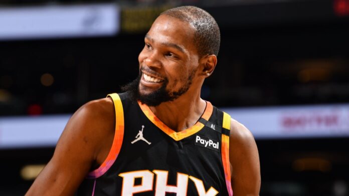 Kevin Durant se torna o oitavo jogador a marcar 30 mil pontos na história da NBA
