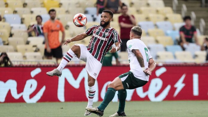 'Lei do ex' castiga Fluminense, que empata com Boavista e se complica