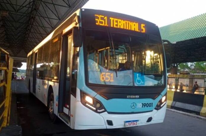 Manaus (AM) anuncia aumento na passagem de ônibus durante coletiva na Câmara Municipal