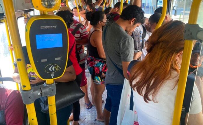 Ministério Público entra com ação para suspender aumento da tarifa Ministério Público entra com ação para suspender aumento da tarifa de ônibus em Manaus (AM)