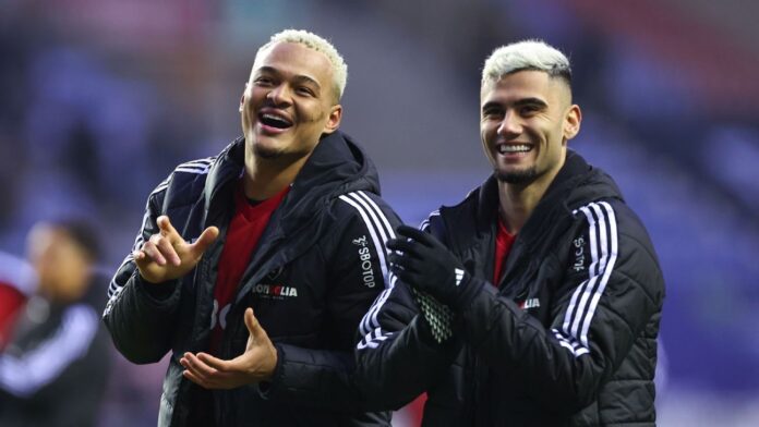 Muniz e Andreas dão show brasileiro, e Fulham avança na Copa da Inglaterra