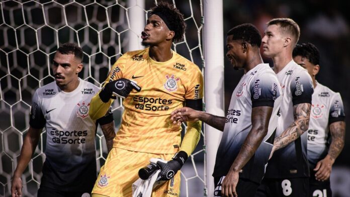 Pegar pênalti no Allianz ou na Neo Química? Hugo Souza responde