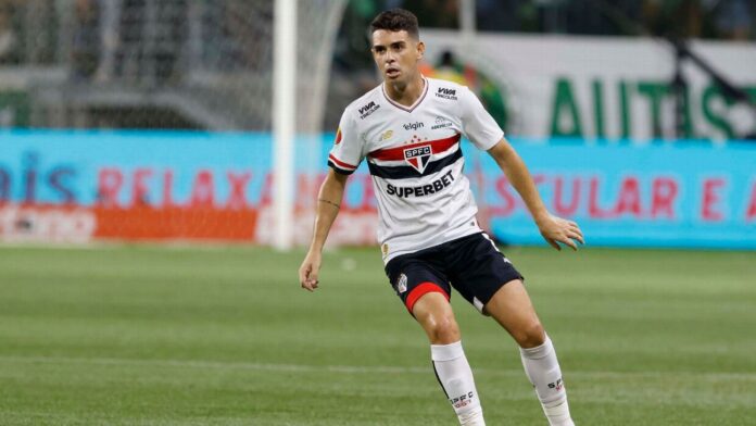 Por que Oscar e Lucas ficaram no banco em Palmeiras x São Paulo?