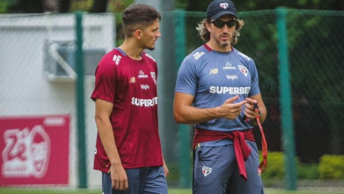 Por que auxiliar de Dorival na seleção viu treino do São Paulo