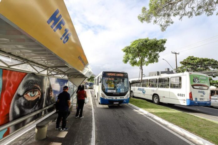 Prefeitura de Aracaju (SE) altera horário de funcionamento do corredor exclusivo de ônibus da Av. Hermes Fontes
