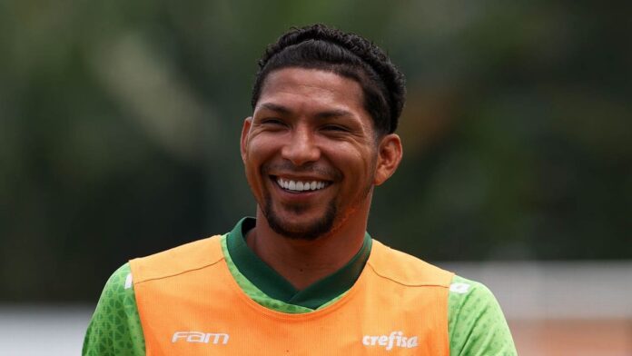 Rony é direto sobre 'polêmica' com Vasco: 'Muito mimimi' Rony é direto sobre 'polêmica' com Vasco: 'Muito mimimi'