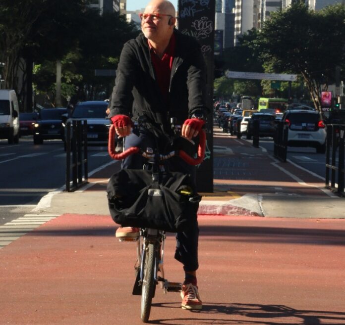 Sergio Avelleda fala de eletrificação e mototáxi; Branco, da ANTP, anuncia Arena 2025