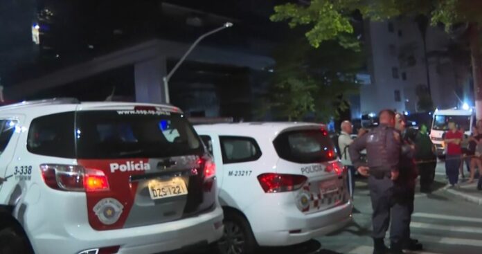 Tiroteio provoca desvios em 15 linhas de ônibus que circulam pela Avenida Nove de Julho na noite desta terça-feira (11)