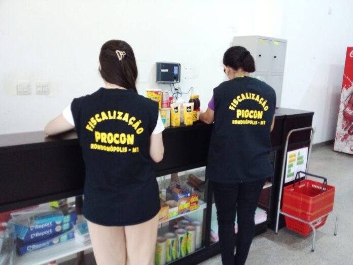 Procon verifica denúncia e comprova irregularidades em supermercado de bairro
