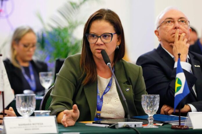 Secom-MT apresenta inovação em contratos de mídia em reunião de secretários