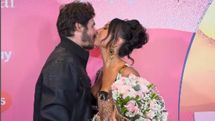 ‘Minha Mãe Com Seu Pai’
