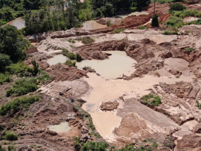 Sema aplica multa de R$ 200 mil durante operação de combate à mineração ilegal no norte de MT