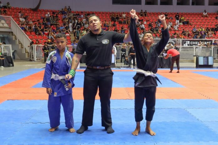 Alunos da Rede Cidadã conquistam destaque em campeonato estadual de Jiu-Jitsu