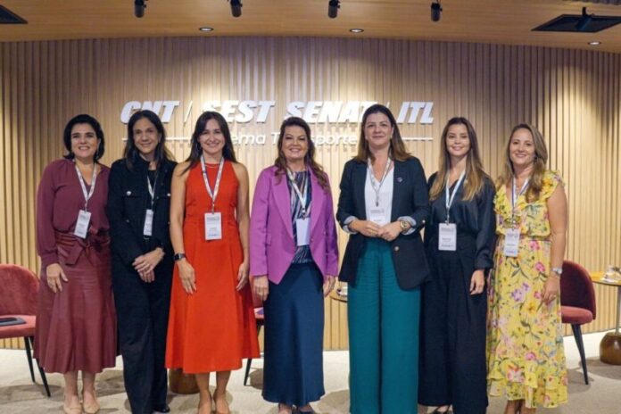 CNT realiza encontro com lideranças femininas do transporte em Brasília