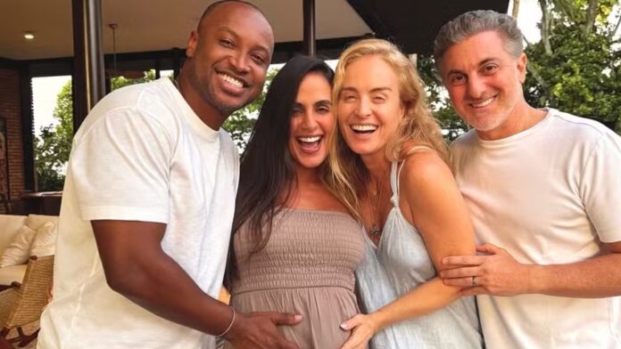 Carol Peixinho e Thiaguinho visitam Luciano Huck e Angélica e ganham carinhos: ‘Bento’