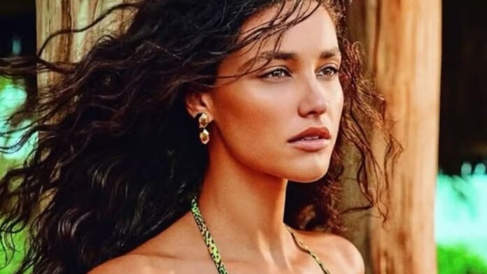Débora Nascimento agita web com cliques achados na galeria: ‘Que ache mais dessas’