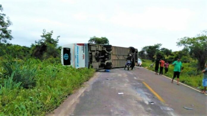 Fato de passageira morta em acidente de ônibus da EMTRAM estar sem cinto de segurança reduz em 40% valor de indenização a família