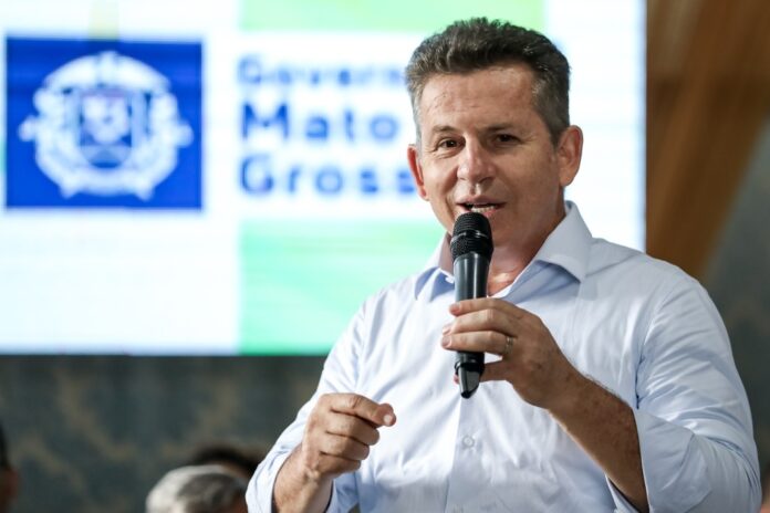 Governador assina ordem de serviço para asfalto novo, vistoria obras e entrega escrituras definitivas em Campo Verde