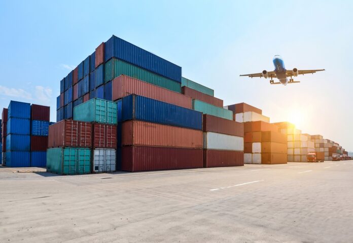 Guerra tarifária faz frete marítimo disparar no Brasil