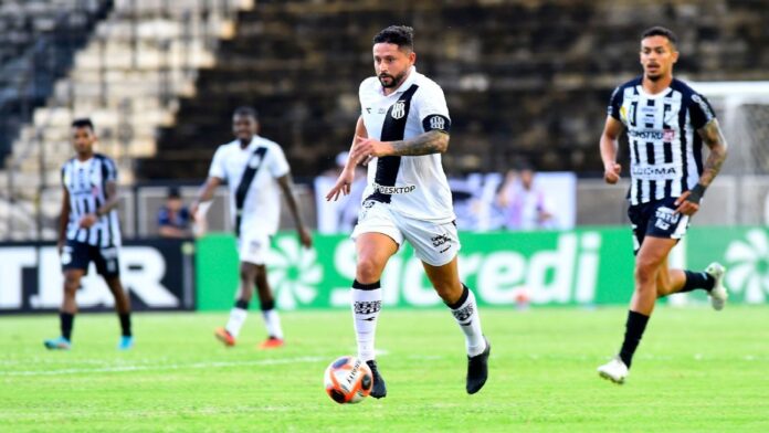 Meia 'campeão' de jogos diz no que Série B é mais difícil que Brasileirão
