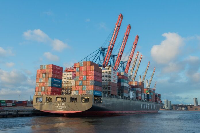 Navio chinês desembarca volume recorde de fertilizantes em Paranaguá