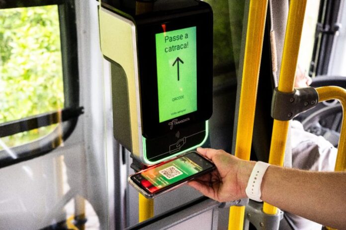 Parceria com Transdata torna Bilhetes de Ônibus de Curitiba disponíveis na Carteira Google