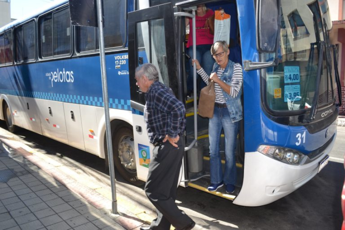 Projeto de lei na Câmara dos Deputados quer criar o Passe Fácil, que reduz idade e burocracia para gratuidade no transporte público