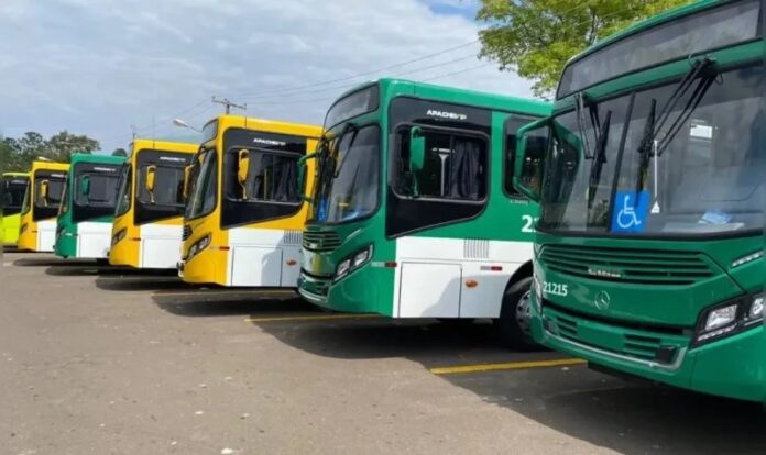 Rodoviários recusam propostas de empresas e estudam possibilidade de greve no transporte público de Salvador (BA)