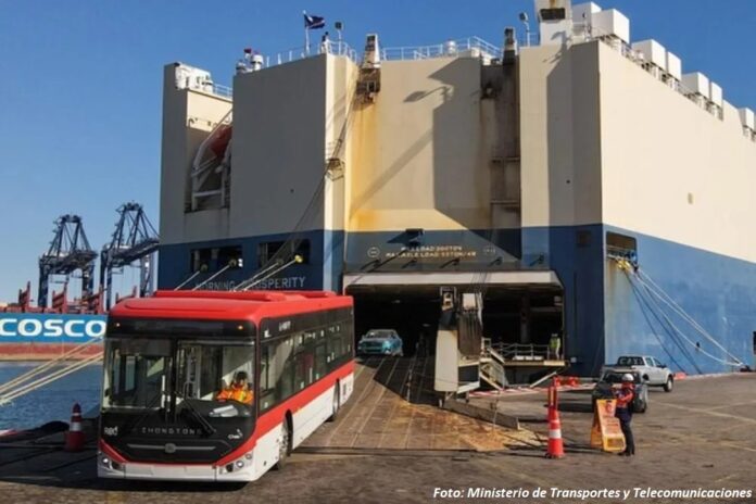 Santiago do Chile recebe frota de 300 ônibus elétricos da China fabricados pela Zhongtong