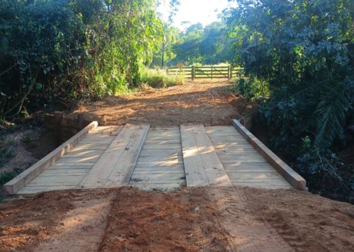 Secretaria de Agricultura realiza manutenção de pontes na zona rural