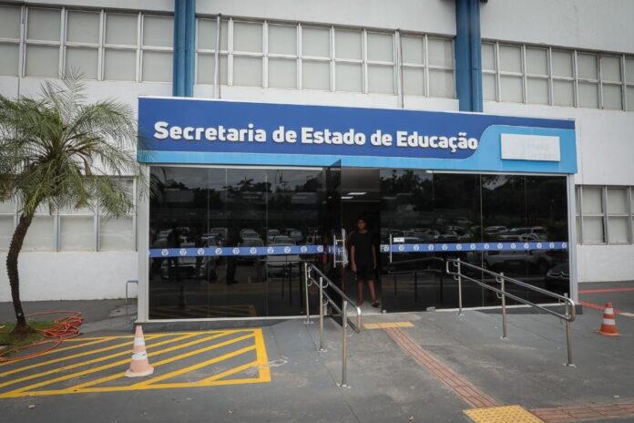 Seduc retifica remuneração do concurso público 2025 e critérios de avaliação de títulos