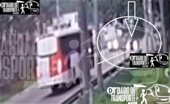VÍDEO DO EXATO MOMENTO em que Audi faz ultrapassagem proibida e atinge ônibus da Suzantur em Ribeirão Pires (SP) neste sábado (31)