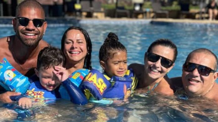 Viviane Araujo curte férias durante viagem ao Ceará com marido e filho: ‘Muita alegria’