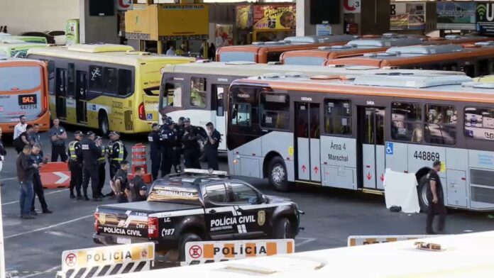 Mulher em situação de rua morre após ser atropelada por ônibus na Rodoviária do Plano Piloto, em Brasília (DF), nesta sexta-feira (06)