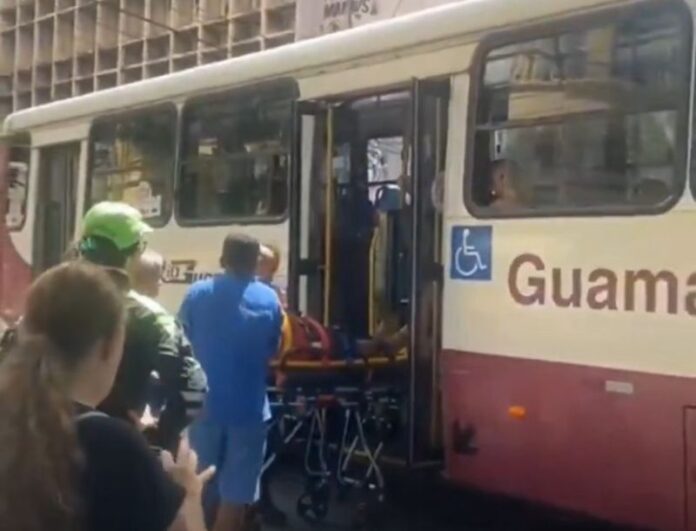 Acidente entre três ônibus deixa vários feridos e causa lentidão no centro de Belém (PA) nesta quarta-feira (25)