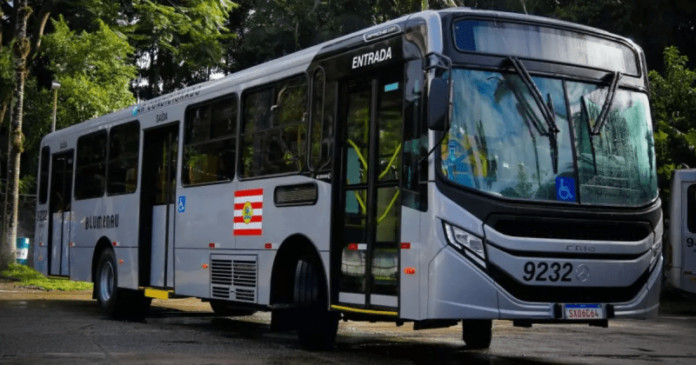 Blumenau (SC) tem alterações na grade horária e itinerários do transporte público a partir desta segunda-feira (09)