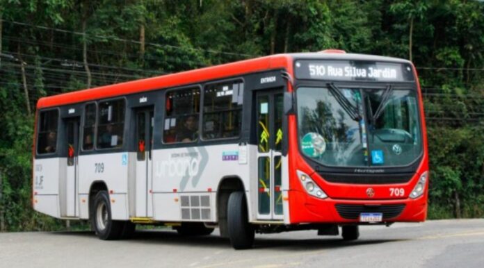 Câmara de Juiz de Fora (MG) analisa projeto que propõe gratuidade no transporte coletivo para profissionais da educação