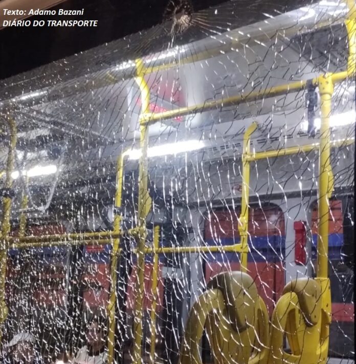 Cidade de São Paulo volta a registrar apedrejamento de ônibus na noite desta sexta (20)