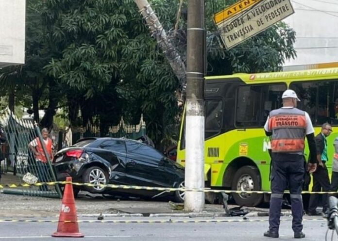 Colisão entre ônibus e carro deixa um morto em Niterói (RJ) na manhã deste domingo (1º)
